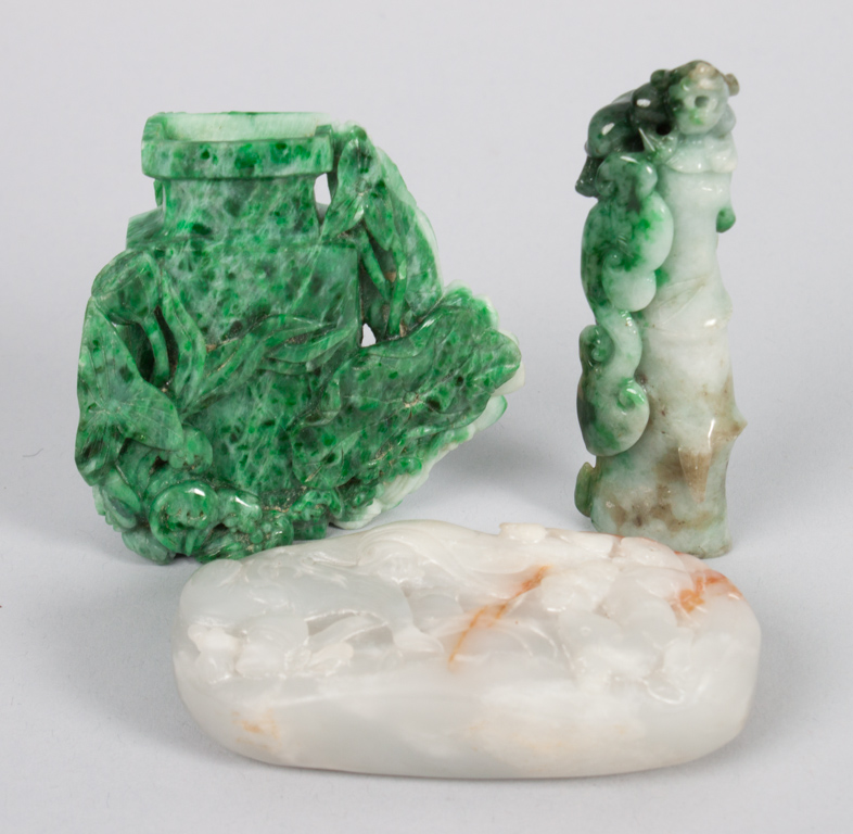 Appraisal: Three pieces of Chinese carved jade or hardstone including dragon