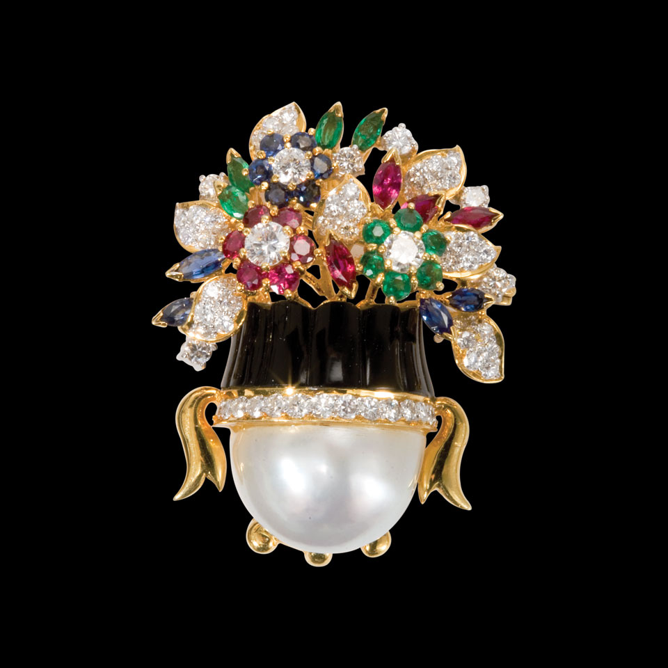 Appraisal: k Yellow Gold Brooch formed as a vase of flowers