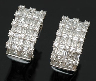 Appraisal: A pair of diamond dress earrings Of geometric design set