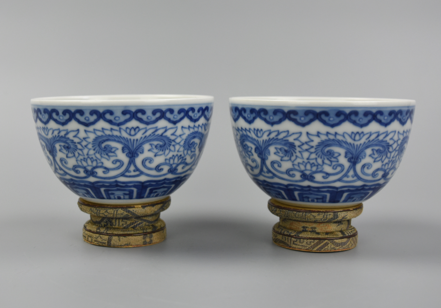 Appraisal: PAIR OF CHINESE BLUE WHITE CUPS QIANLONG MARK A pair