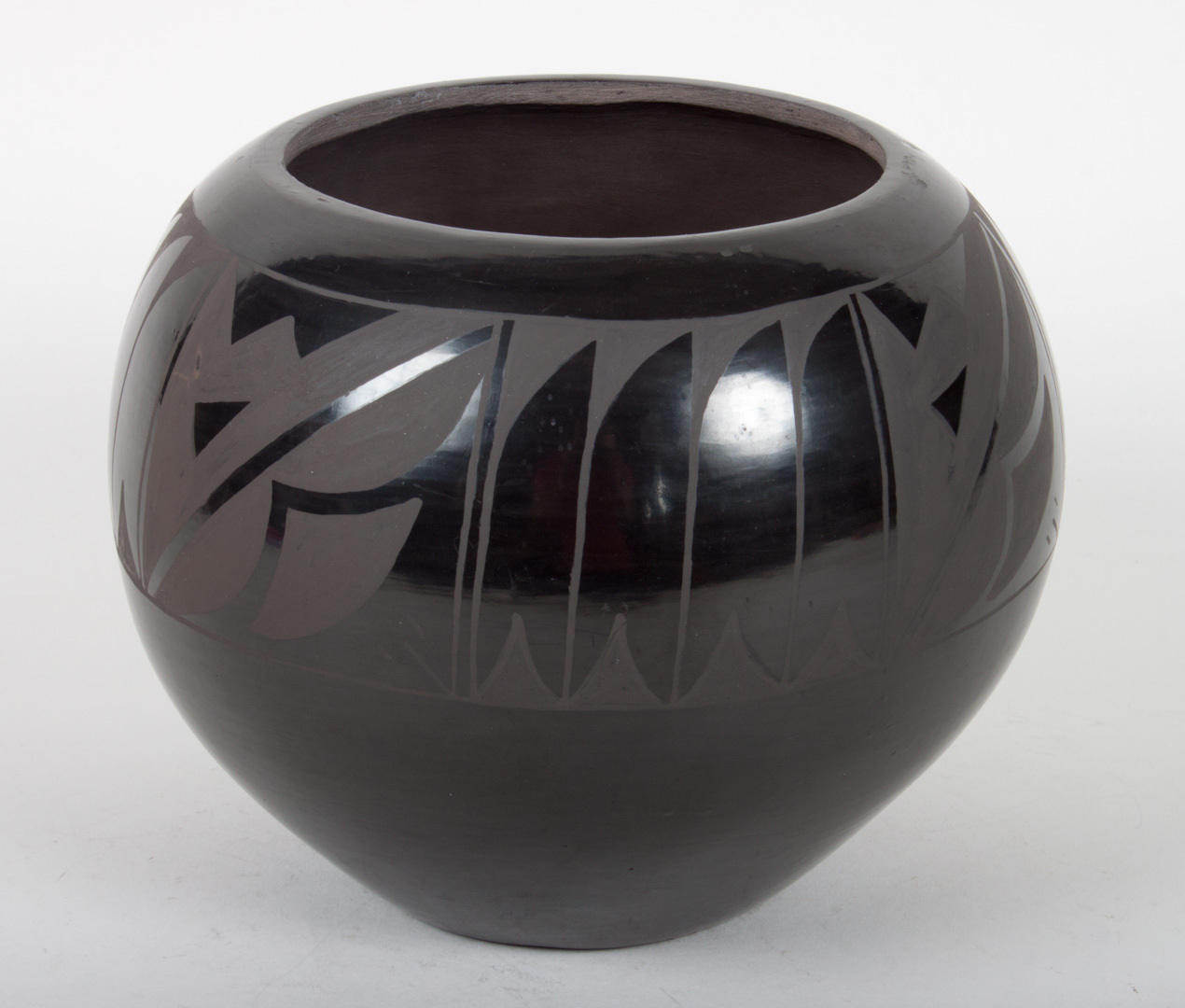 Appraisal: Santa Clara blackware pot with geometric pattern band signed Margaret