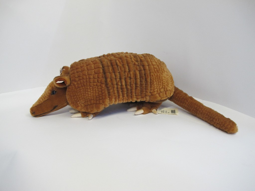 Appraisal: A Steiff armadillo produced for the US market only