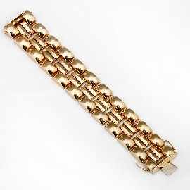 Appraisal: An Italian ct gold mm wide fancy link bracelet length