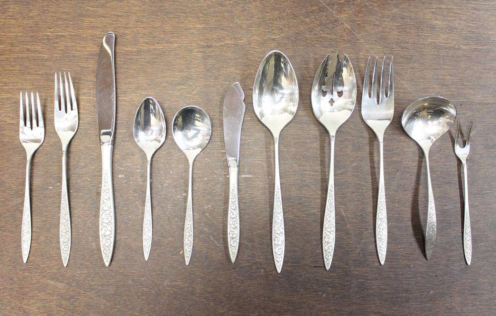 Appraisal: WALLACE SPANISH LACE STERLING SILVER FLATWARE SET piece service for