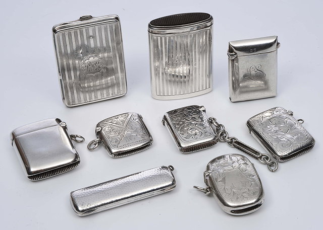 Appraisal: A MAPPIN WEBB SILVER VESTA CASE the sliding mechanism and