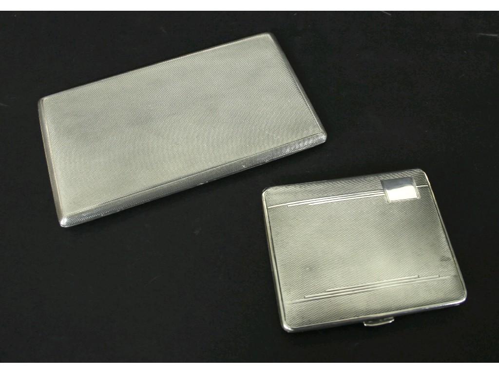 Appraisal: s silver engine turned cigarette case of rectangular form with