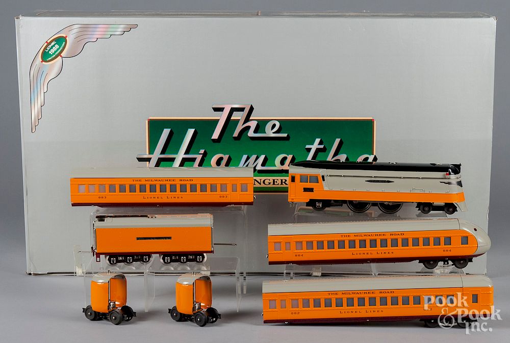 Appraisal: Lionel Hiawatha - Milwaukee Road train set Lionel Hiawatha -