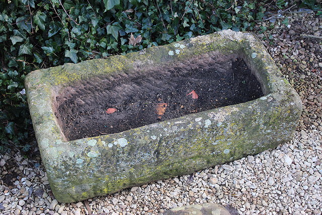 Appraisal: A RECTANGULAR STONE TROUGH cm x cm x cm