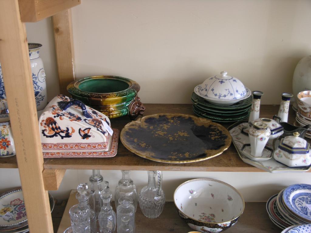 Appraisal: An assortment of Victorian and later ceramics to include a