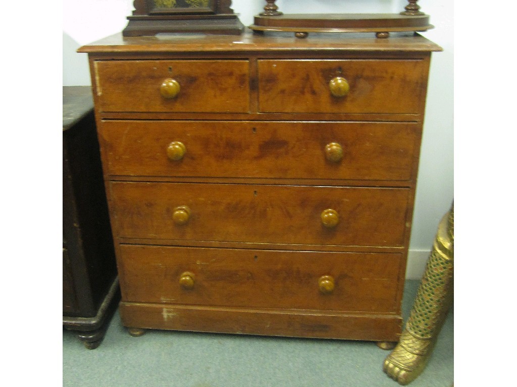 Appraisal: Lot comprising three Victorian pine chests of drawers