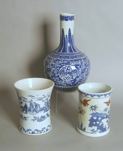 Appraisal: Three Chinese blue and white vases h h h