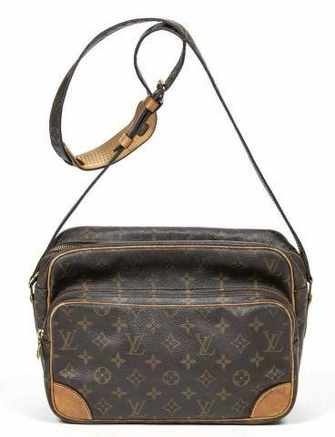 Appraisal: Louis Vuitton Nil crossbody bag in monogram coated canvas with