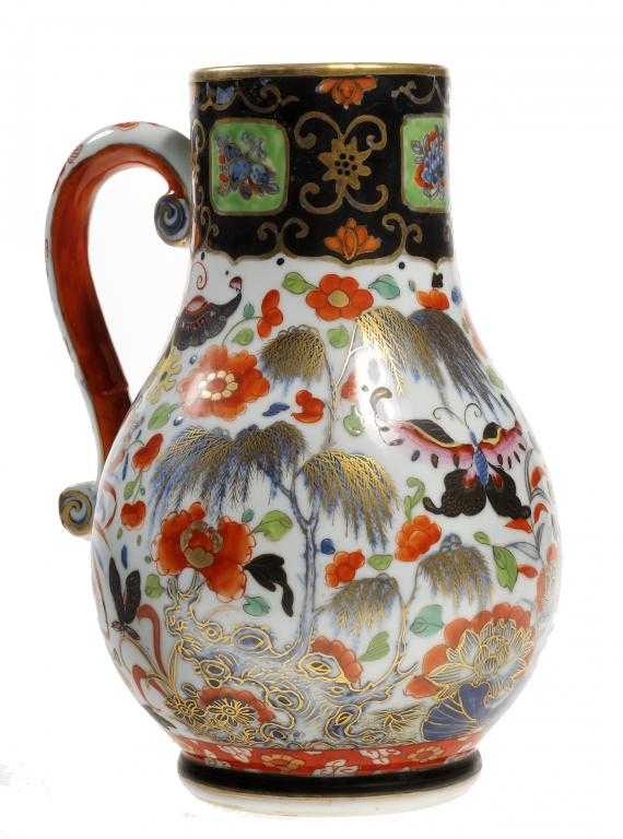 Appraisal: A CHINESE EXPORT PORCELAIN JUG of baluster shape painted in