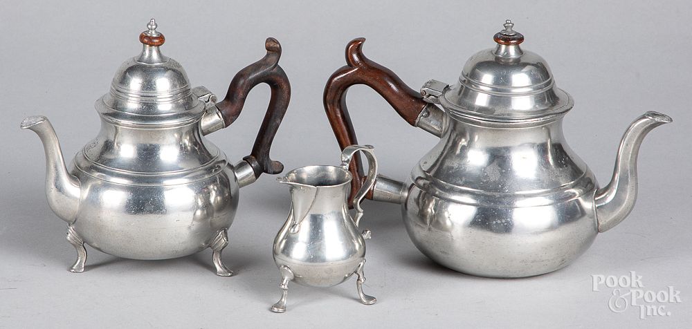 Appraisal: Three pieces of English pewter Three pieces of English pewter