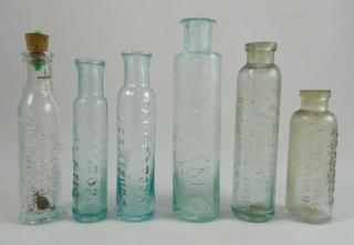 Appraisal: Medicine bottles Medicine- aqua round sample- 'Sample Bottle Dr Kilmer's