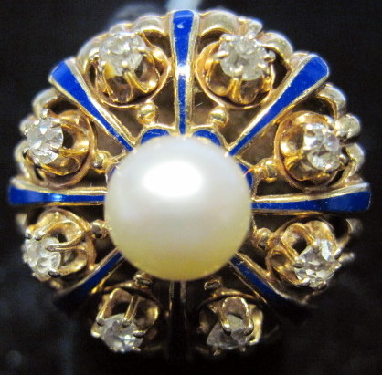 Appraisal: karat yellow gold diamond and pearl ring Bailey Banks BiddleDisplaying