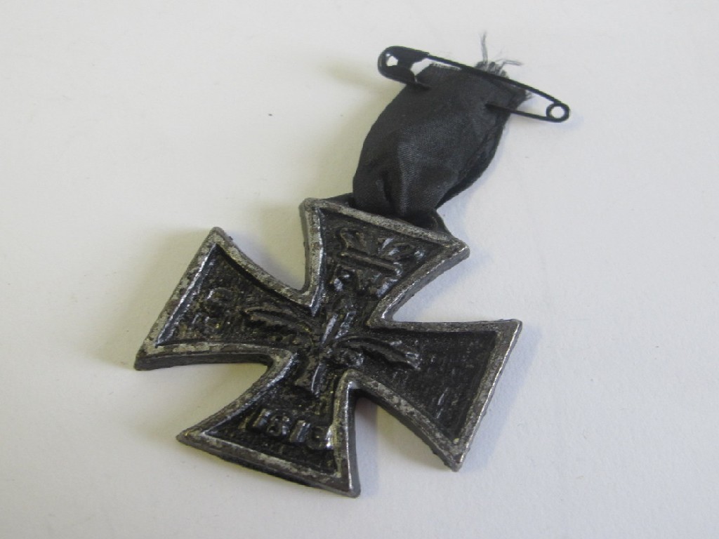 Appraisal: Iron cross