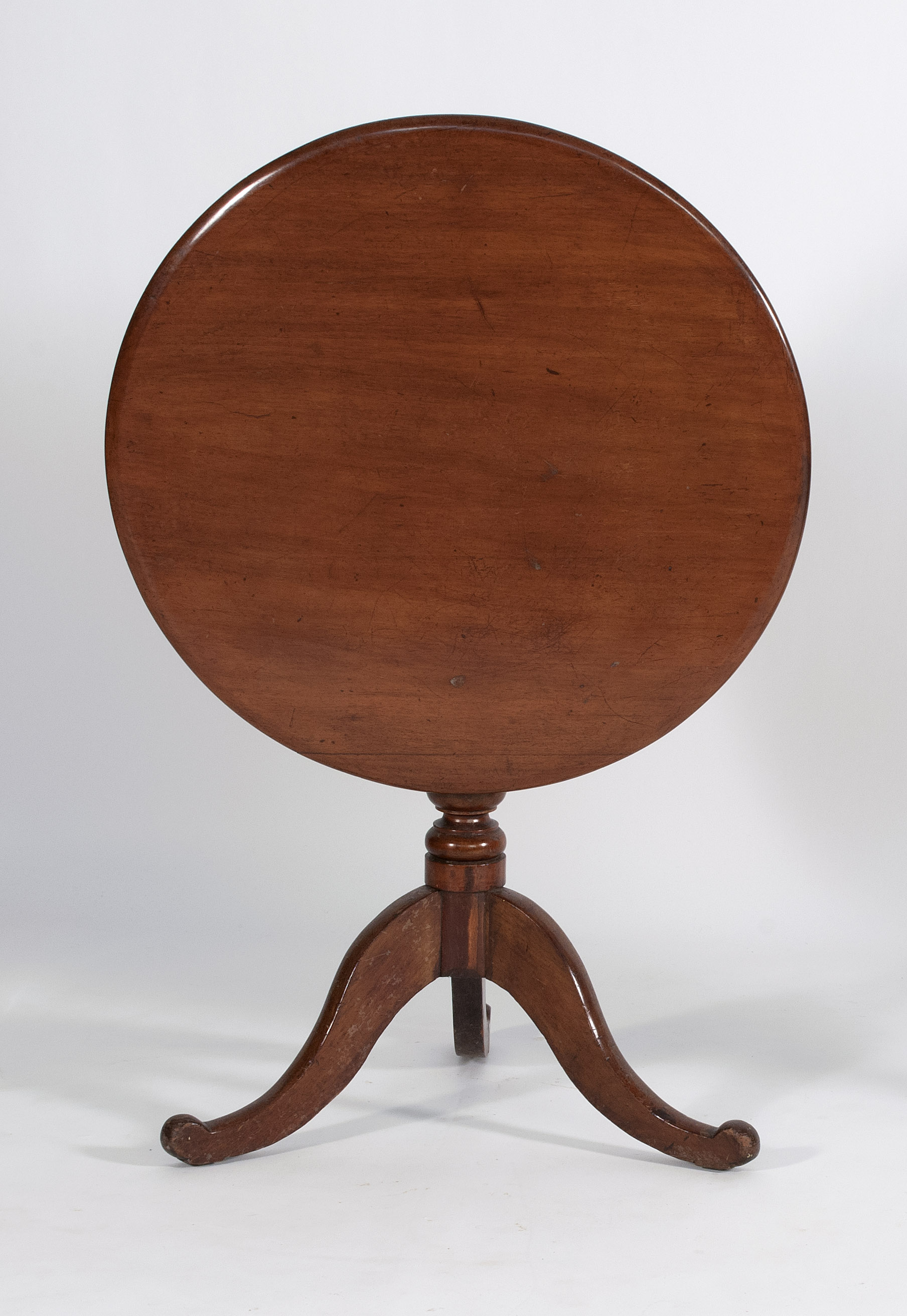 Appraisal: QUEEN ANNE-STYLE TILT-TOP TEA TABLE th CenturyIn mahogany with circular