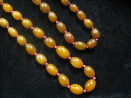 Appraisal: Set of hard stone or agate necklaces Matching necklaces composed