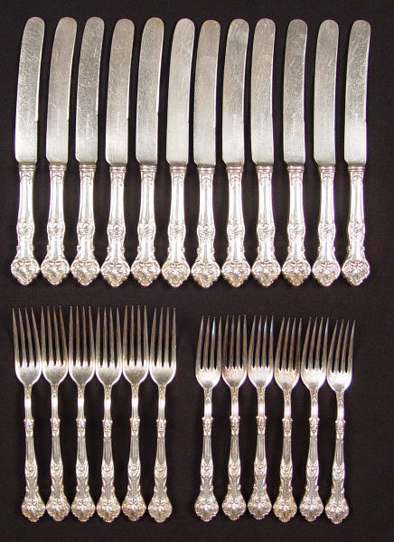 Appraisal: ROGERS BROTHERS CHARTER OAKS FLATWARE Silverplate pieces in the ''Charter