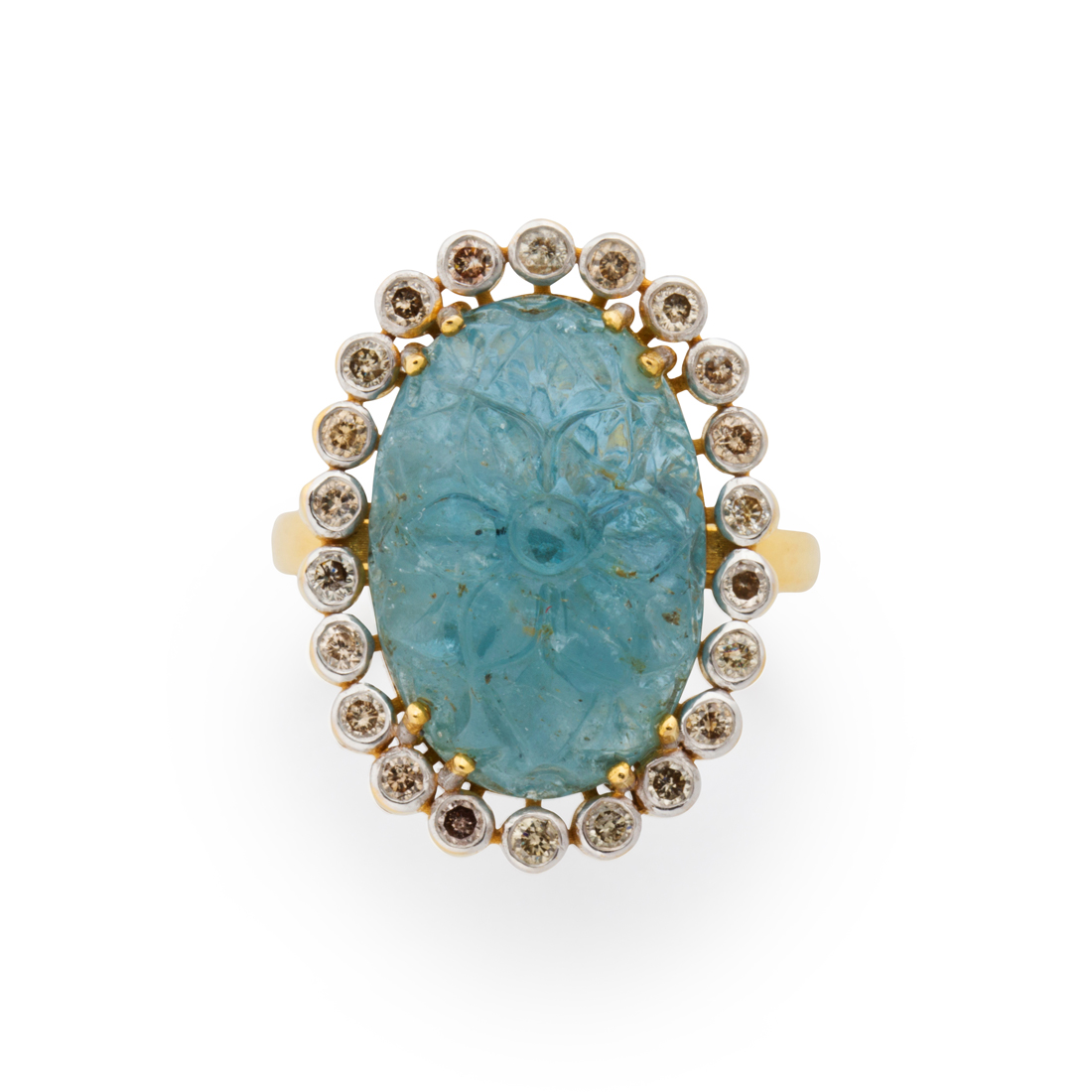 Appraisal: AN AQUAMARINE DIAMOND AND EIGHTEEN KARAT GOLD RING An aquamarine