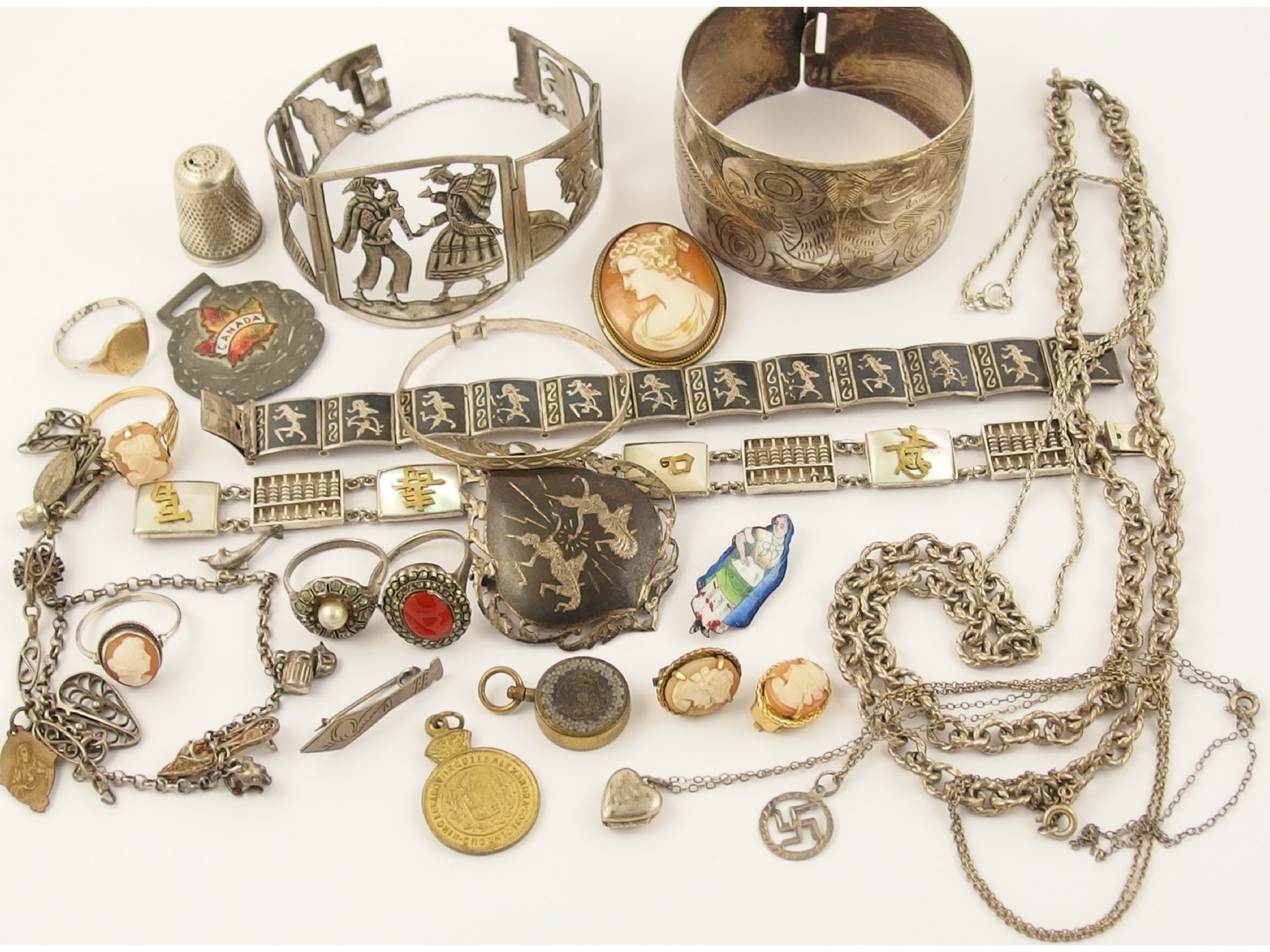 Appraisal: A collection of silver and white metal jewellery to include