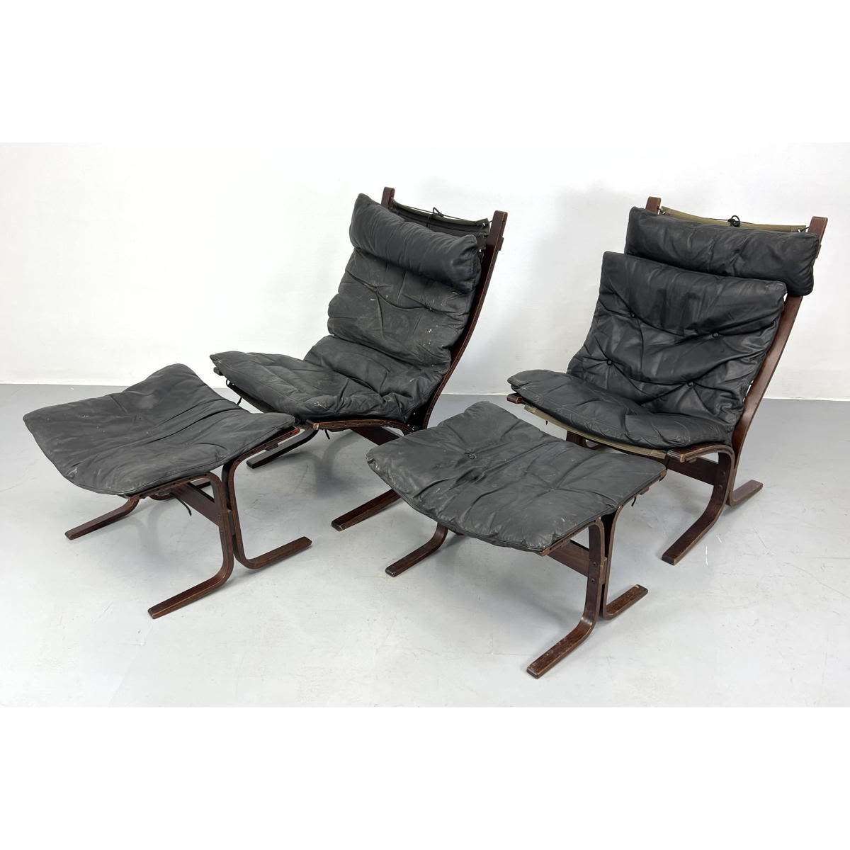 Appraisal: Pair Westnofa Norway Siesta lounge chairs with ottoman Ottoman x