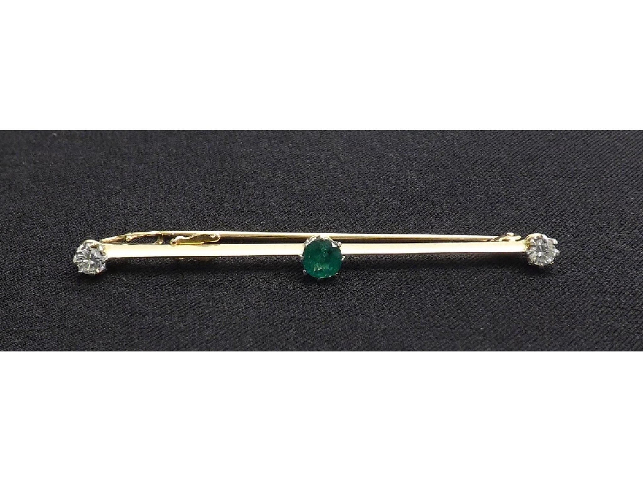 Appraisal: Emerald and diamond set bar brooch gm mm wide