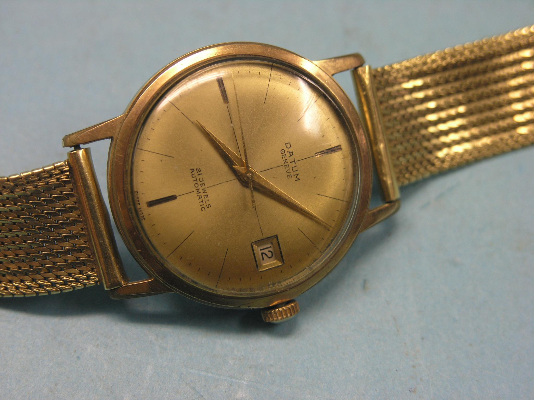 Appraisal: A gentleman's Datum gold plated wristwatch on ct gold fine-link