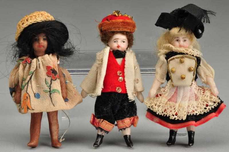 Appraisal: Lot of All-Bisque Child Dolls Description German boy and girl