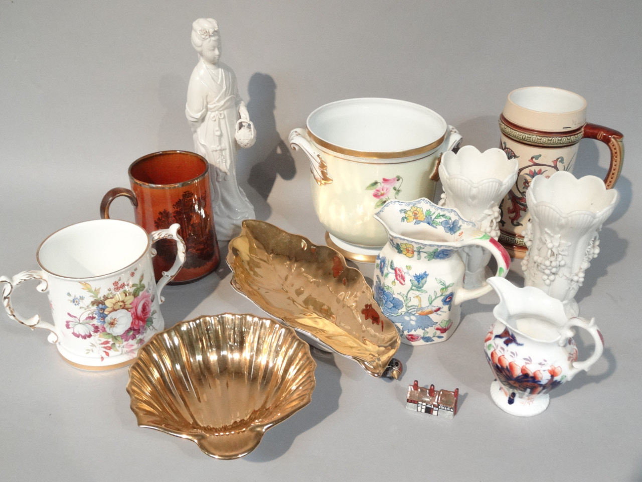 Appraisal: Various pottery and porcelain etc to include a thC Portuguese