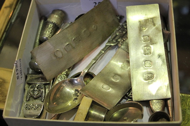 Appraisal: A SMALL COLLECTION OF MISCELLANEOUS SCRAP AND OTHER SILVER including