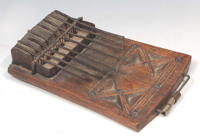 Appraisal: A CHOKWE AFRICAN CARVED WOODEN THUMB PIANO long