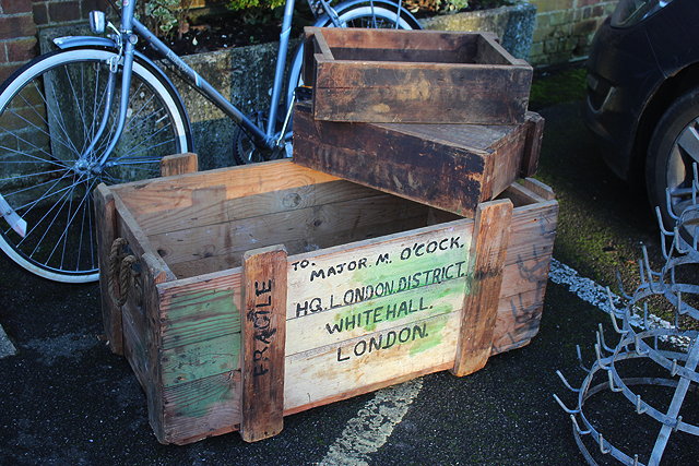 Appraisal: AN EARLY TO MID TH CENTURY PINE SHIPPING CRATE marked