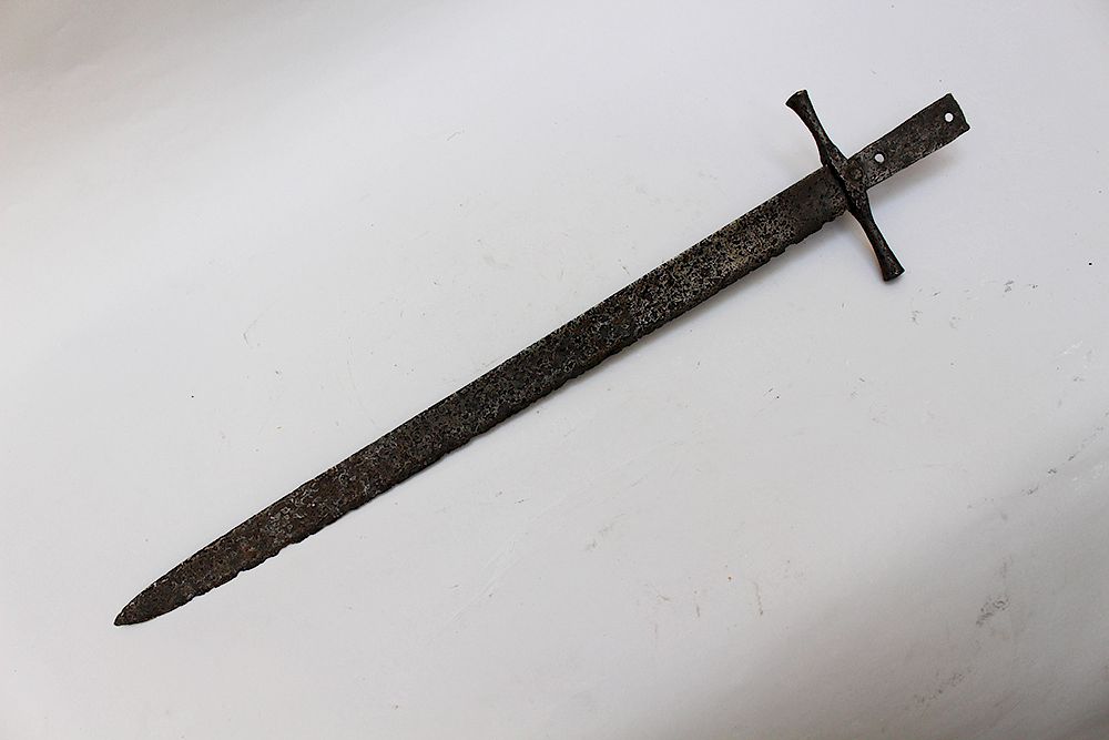 Appraisal: Medieval Iron sword Medieval iron sword with blade and hand