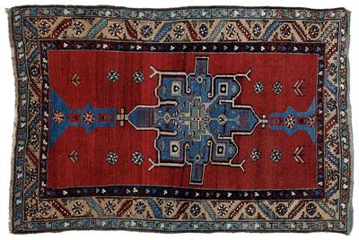 Appraisal: Hamadan rug bold asymmetric central medallion in shades of blue