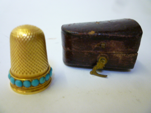 Appraisal: A GEORGE IV CT GOLD THIMBLE maker's mark CH London