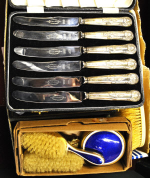 Appraisal: A cased set of six Kings pattern tea knives with