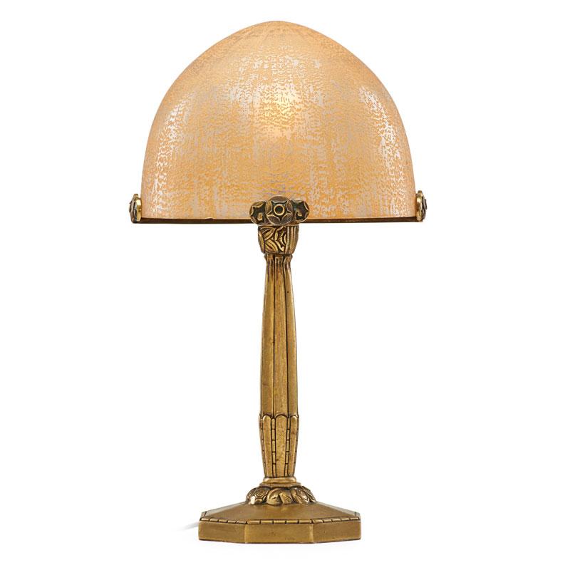 Appraisal: DAUM Table lamp Condition Report A few small chips to