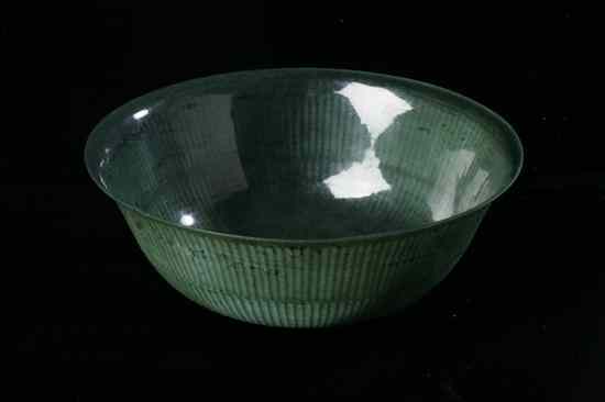 Appraisal: CHINESE MUGHAL-STYLE SPINACH JADE CHRYSANTHEMUM BOWL Qing Dynasty th th