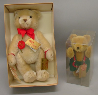 Appraisal: Pair of MIB tagged German Hermann mohair bears Gold NRFB