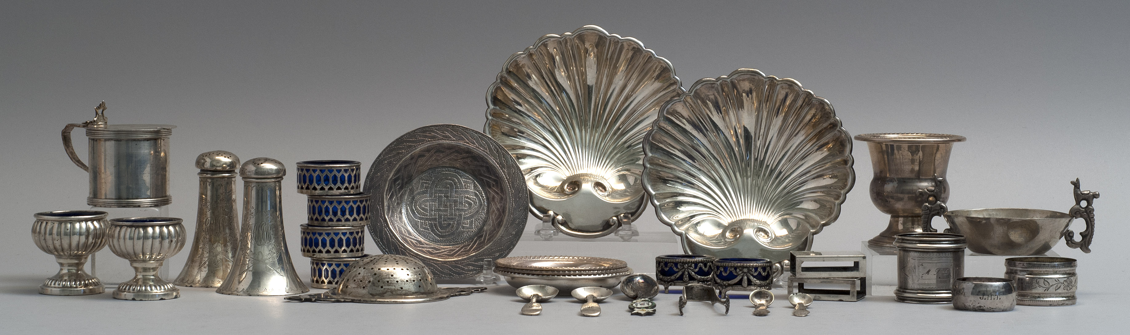 Appraisal: THIRTY-EIGHT SMALL SILVER ITEMS th CenturySterling silver unless otherwise noted