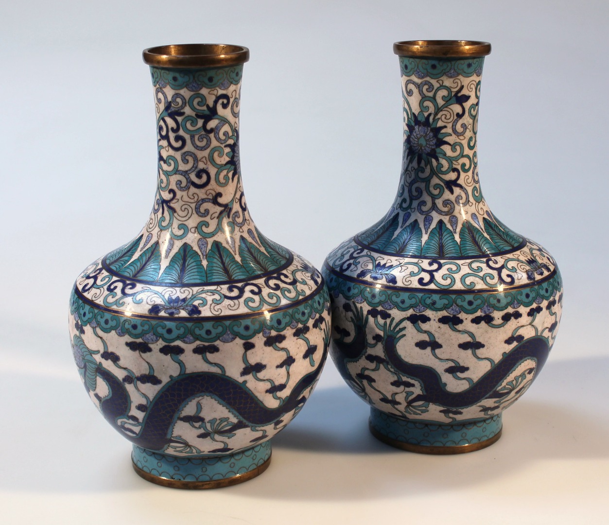 Appraisal: A pair of thC Chinese cloisonne vases the bulbous bodies