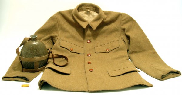 Appraisal: World War II Japanese winter tunic Wool with brown plastic