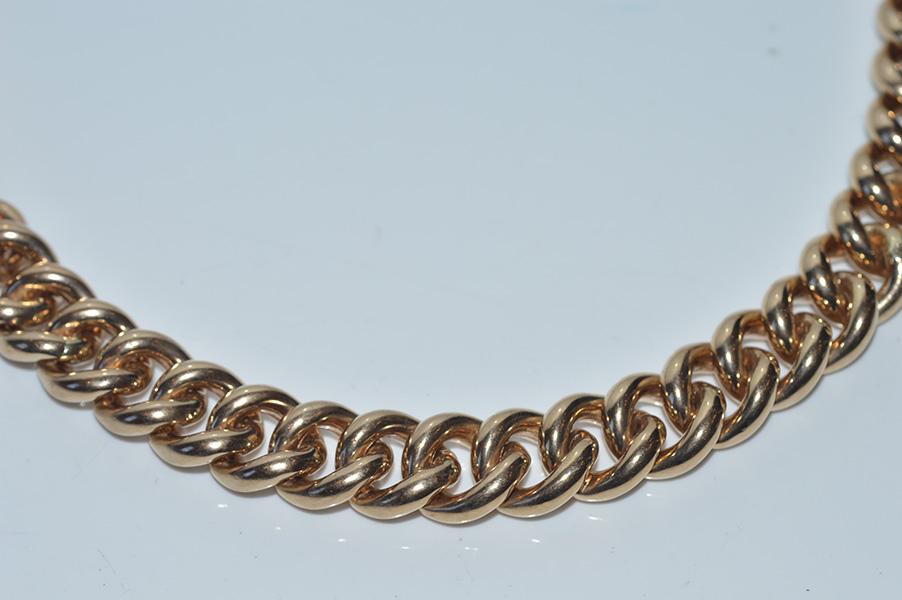 Appraisal: A CURBLINK NECKLACE IN CT GOLD TO BOLT RING CLASP