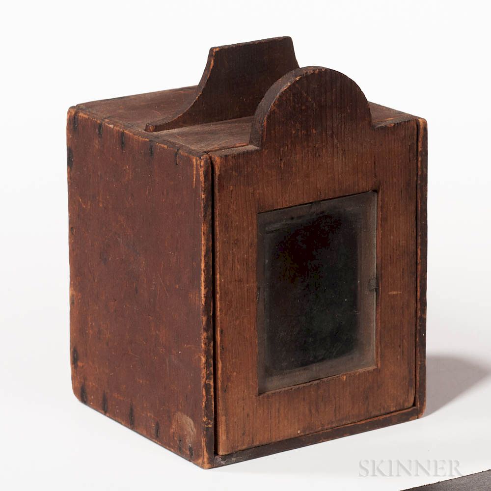 Appraisal: Pine Bee Box Pine Bee Box America early th century