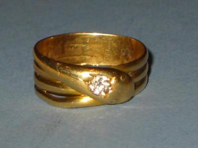 Appraisal: A GENTLEMAN'S VICTORIAN DIAMOND RING in ct gold modelled as