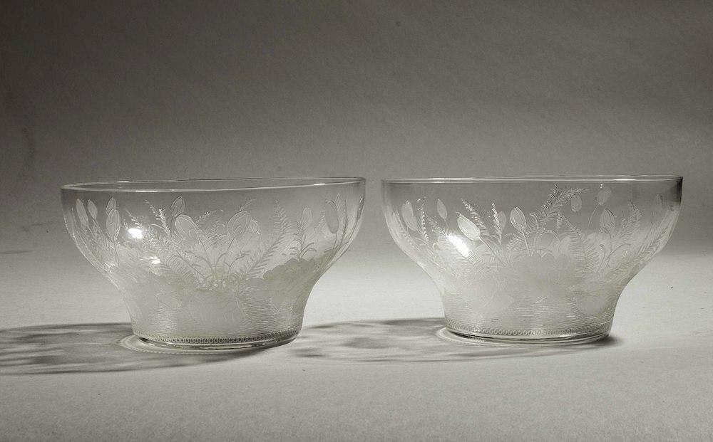 Appraisal: Two Locke Art Glass Finger Bowls in Waterlily Pattern Two