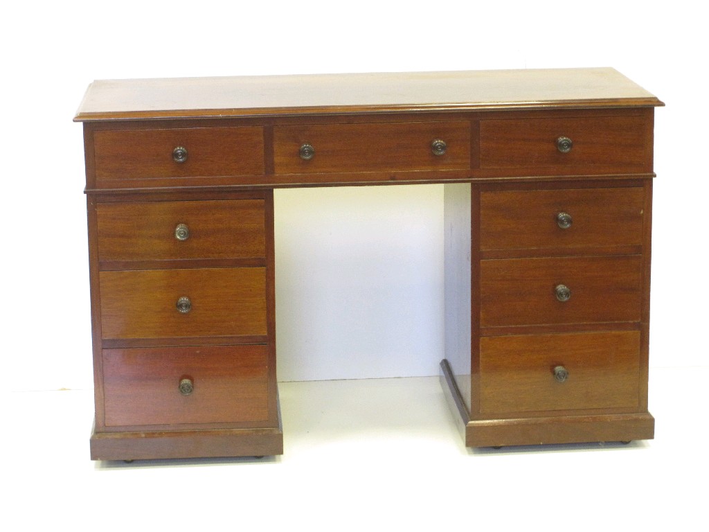 Appraisal: A Victorian mahogany Pedestal Desk fitted nine drawers on plinth