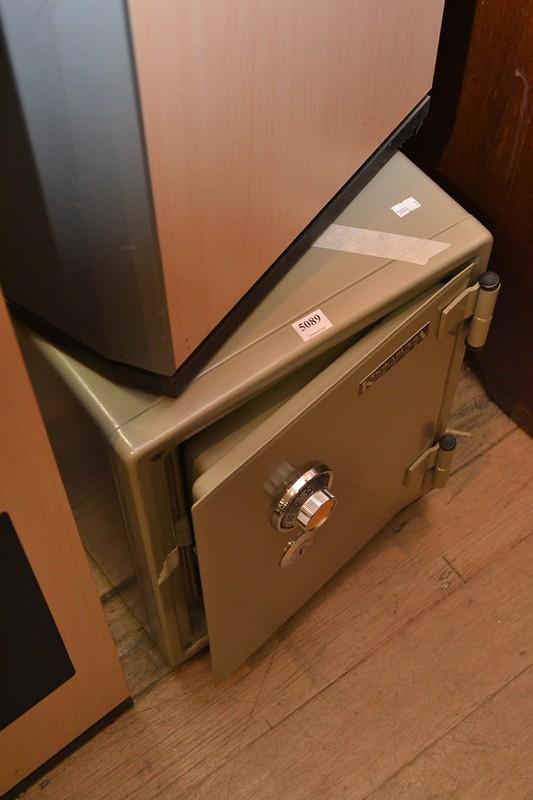 Appraisal: A 'KOOKABURRA' COMBINATION SAFE A 'KOOKABURRA' COMBINATION SAFE